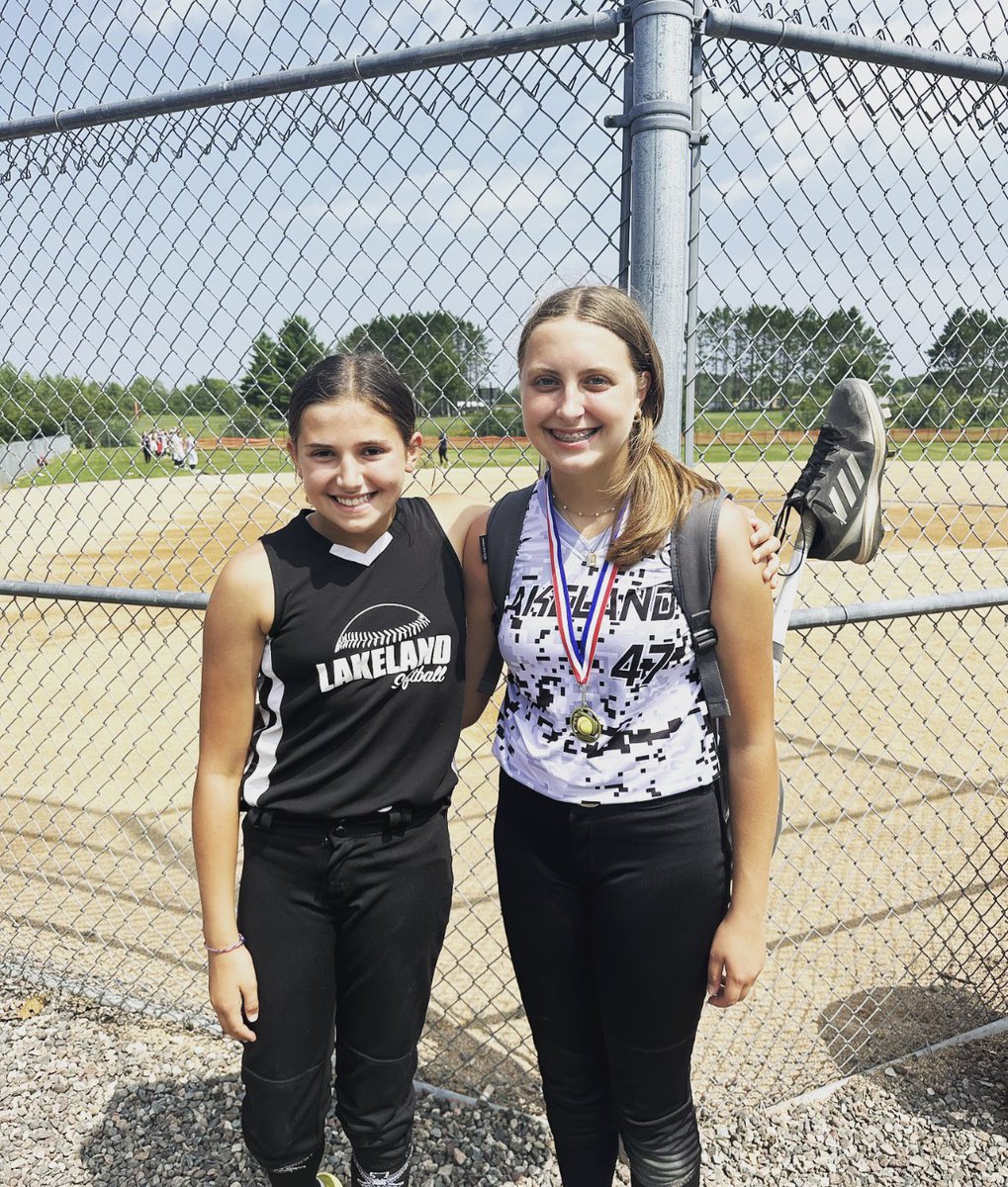 joannekemnitz's tweet photo. Both these girls played their last 🥎 tournament together this weekend.  So proud of these two for their hard work this season. Each won a 🏅 for player of the game. I am one proud mama.  @savanah_kemnitz https://t.co/yRQksK3xgW