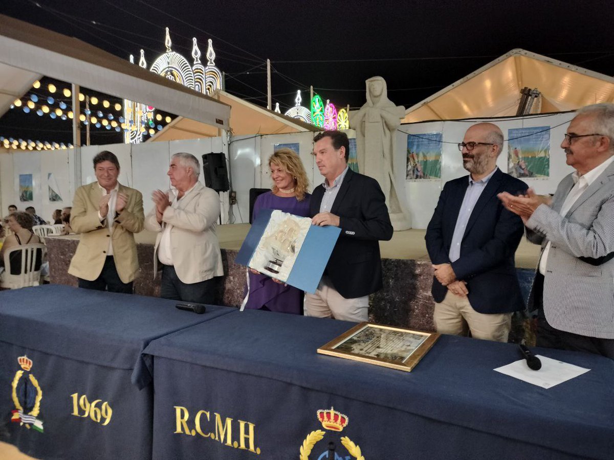 APHuelva's tweet photo. ⛵️ Acudimos en las #Colombinas a la clausura de la XLIX Semana Náutica Internacional Colombina del Real Club Marítimo de Huelva
Edición muy especial en la que hemos ostentado la Presidencia de Honor por el #150AniversarioAPH
¡Gracias al #RCMH y enhorabuena a los ganadores! 👏👏 https://t.co/muafDPRQAb