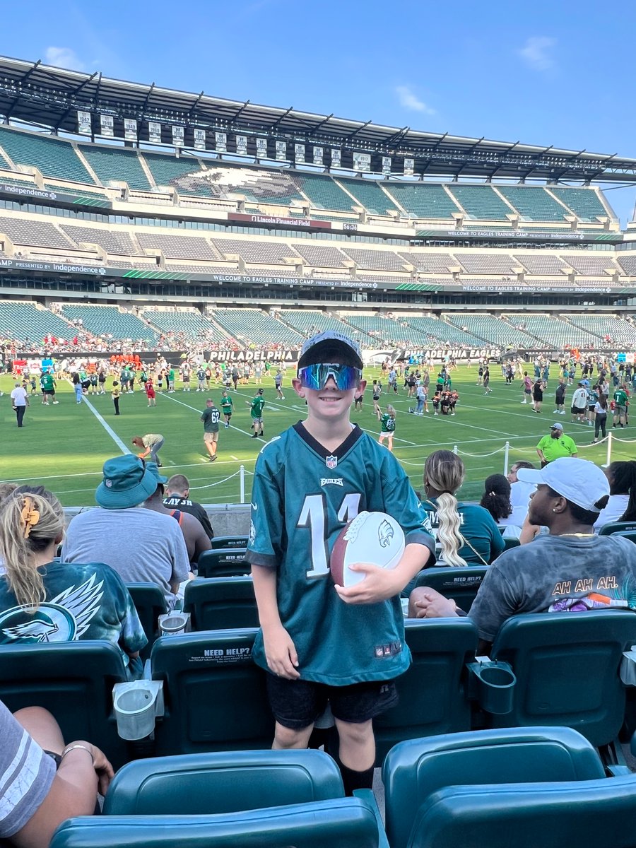 capd0otbet's tweet photo. #eaglescamp https://t.co/fXqirFFrOI