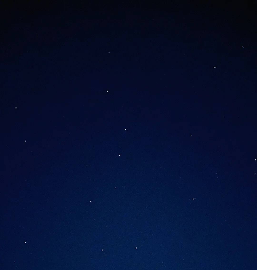 genc_96's tweet photo. Stars are an art painted across the sky https://t.co/kxttlVmFea