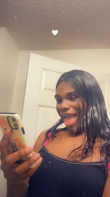 Photoshoot for a project with my bestie 🤩music 🖤📢🎶🎵🎶 debut? https://t.co/ExHYHDncev<a href="/tag/dickeysbarbecue"class="tags"><span>#dickeysbarbecue</span></a>