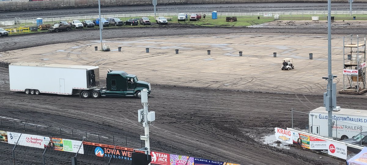 Pits are open at <a href="/knoxvilleraces/">Knoxville Raceway</a>.