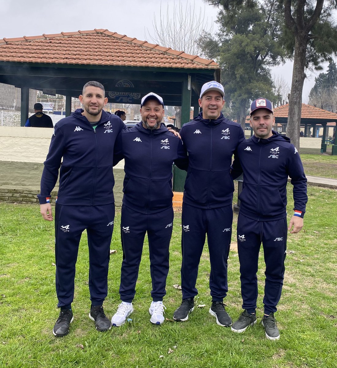 Sergio_OrtizOk's tweet photo. 𝑮𝒓𝒂𝒏 𝑱𝒐𝒓𝒏𝒂𝒅𝒂 𝑫𝒆𝒑𝒐𝒓𝒕𝒊𝒗𝒂 

Hoy nuestras compañeras de @MyN_Sec jugaron una nueva fecha del torneo femenino que organiza nuestro sindicato, es importante apostar el deporte como herramienta de transformación social, estamos orgullosxs de participar y fortalecer vínculos de unión y compañerismo entre compañeras y compañeros de nuestro gremio. #SoySec #SoyAzul