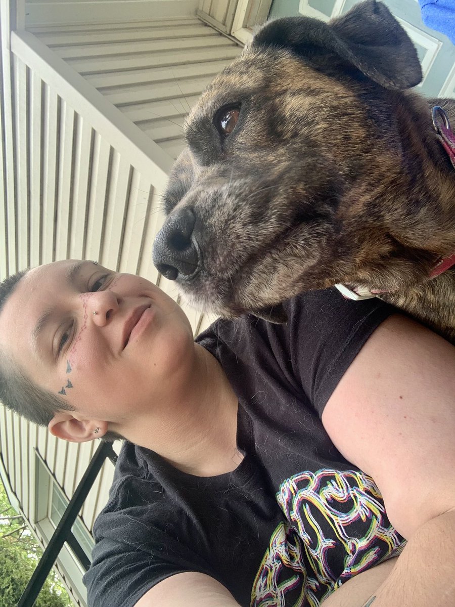 I love this old lady soooooo fricken much!!! Look at that cute little face!!! Like holy shit that’s my old lady😍😍😍😍