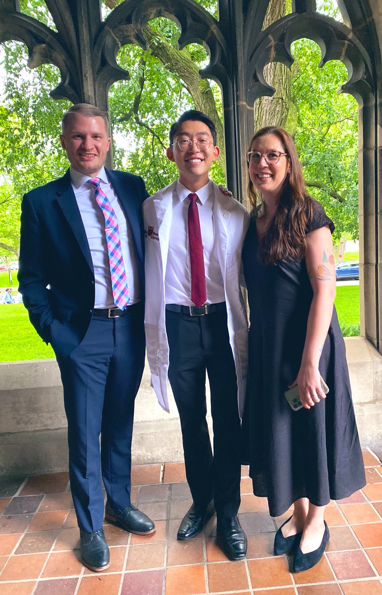Very proud to see an outstanding advisee from my Northwestern pre-med advising days get his white coat and join the @UChiPritzker community today!