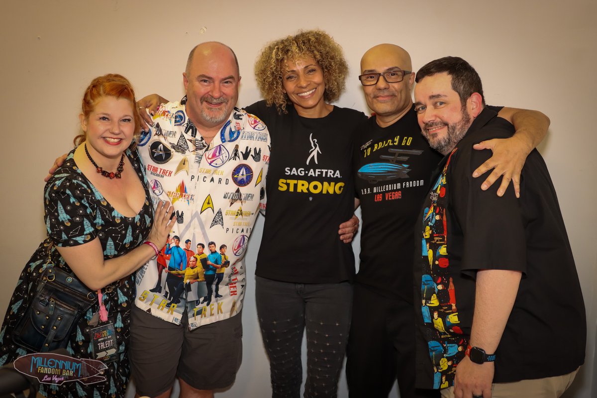 FandomBarLV's tweet photo. https://t.co/Tk2qXwiMLU #MFBLV #Fandom #FandomBar #FandomBarVegas #Cosplay #CosplayBar #VegasCosplay #LasVegas #MillenniumFandomBar #CosplayCommunity #FandomCommunity #CosplayOrNotLetsFandom #Geek #Nerd #meetup #scifi #generoddenberry #trekkie #starfleet #startrek #STLV #STLV2023 https://t.co/avl6aG0Mgc