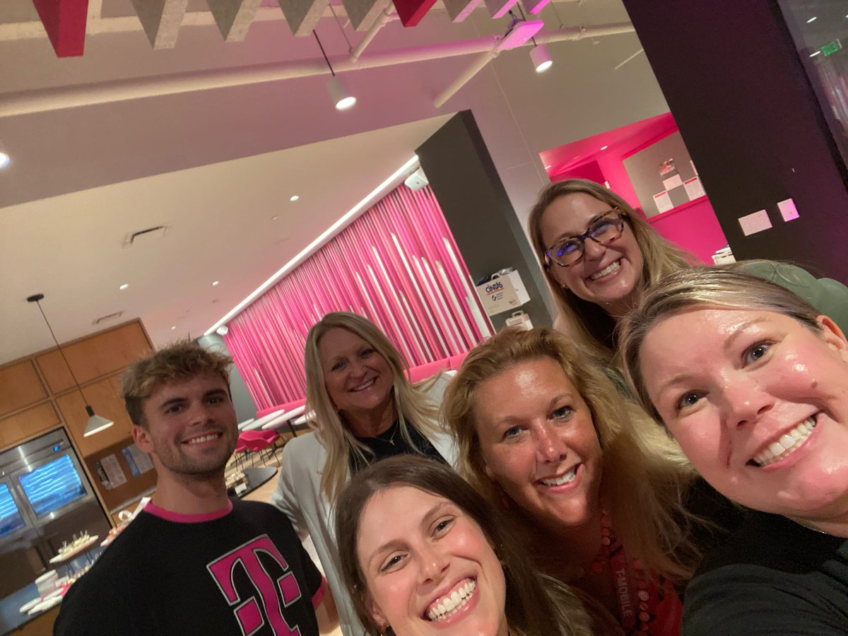 BSchlittenhard's tweet image. Helping people grow their careers results in company success! Career Ride-Along week in Overland Park was impactful. Thank you to members of my team for their tireless efforts, to the passionate hosts, and to the impressive participants. #AlwaysBeGrowing. #BeMagenta