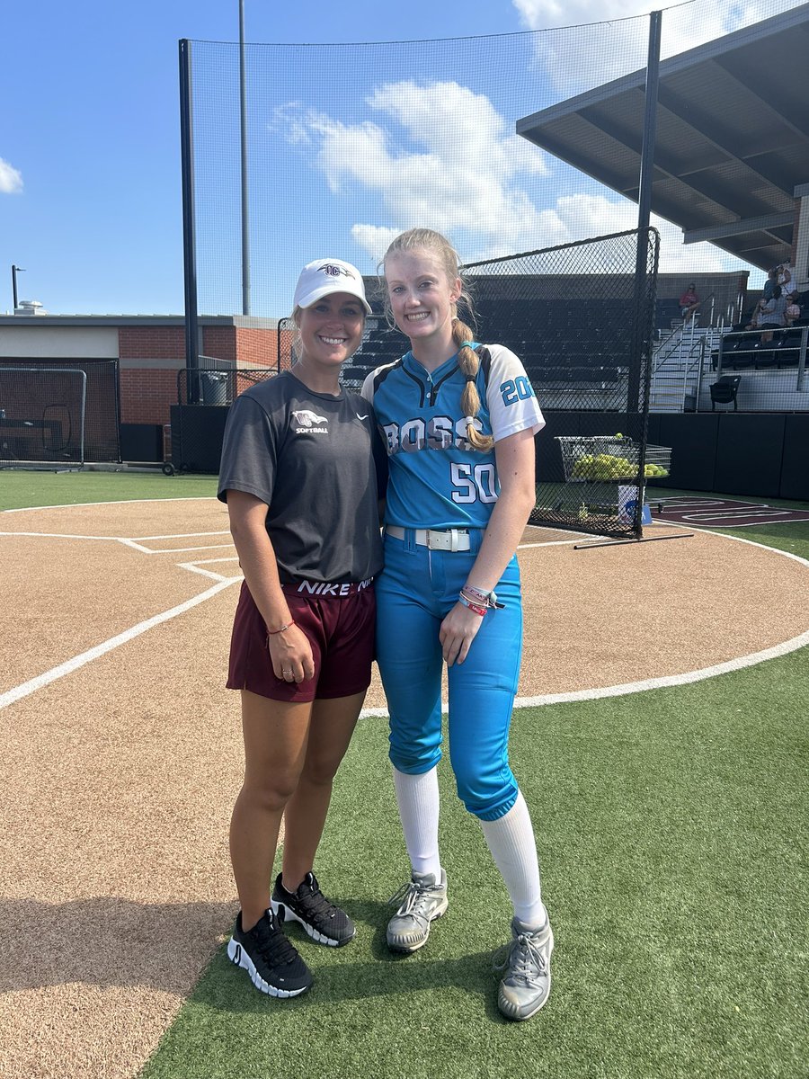 Big shoutout to <a href="/OCeaglesSB/">OC Softball</a> for putting on an awesome camp! I always love getting good work in there, can’t wait to be back! <a href="/BSoftball19/">BossSoftball19</a> <a href="/WERaiderSB/">Wylie East Softball🥎</a> <a href="/ShaleeRodriguez/">Shalee Rodriguez</a>