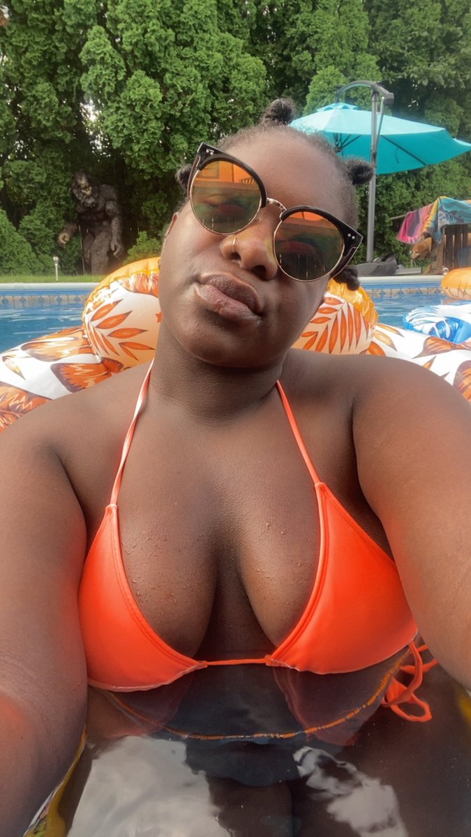 BigGurlTee's tweet image. Pool Time #summer