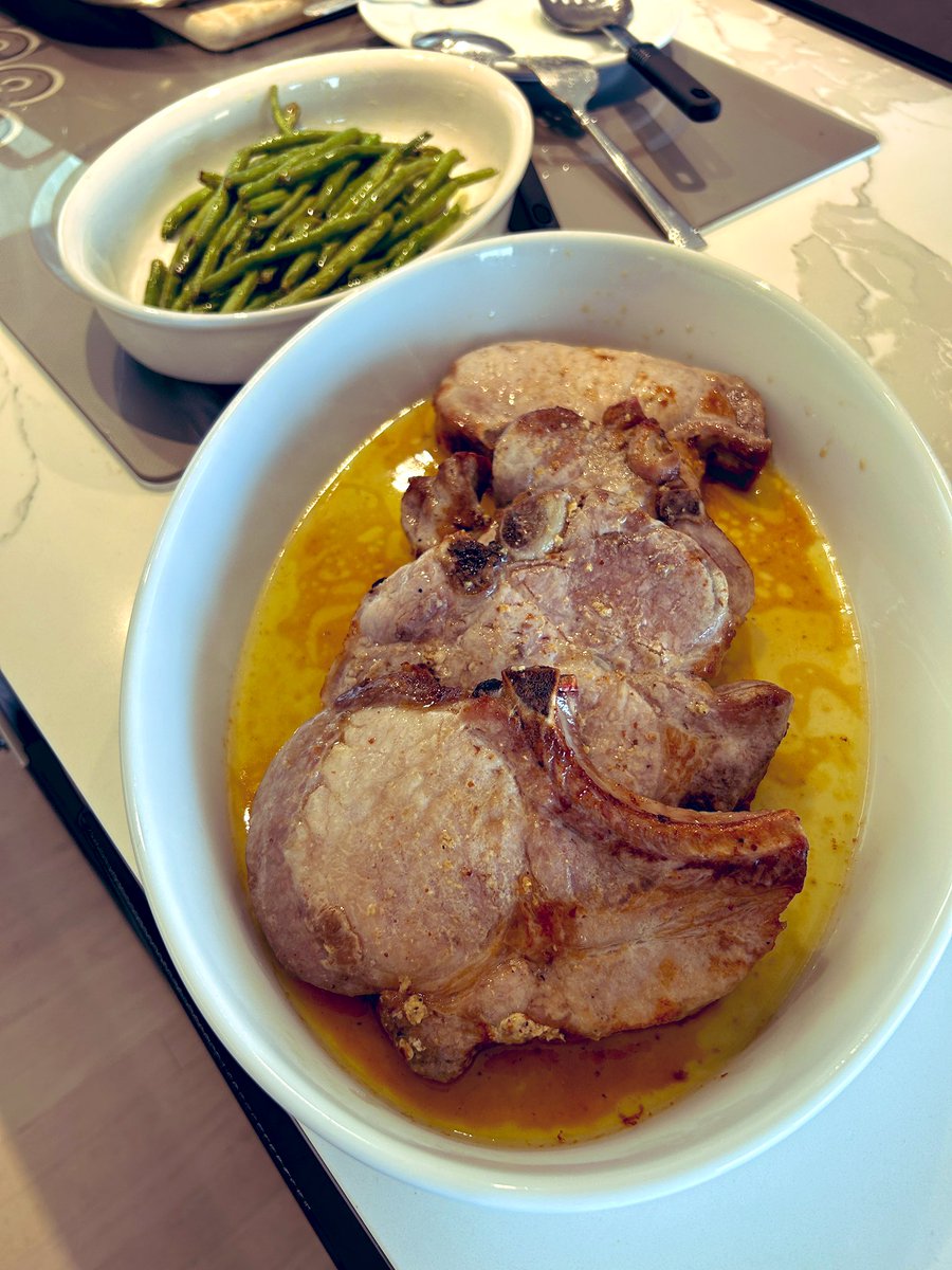 whoajack's tweet image. i think it came out “not bad”. how’s it look? :P #porkchops #stringbeans #sunday #dinner #nomnom
