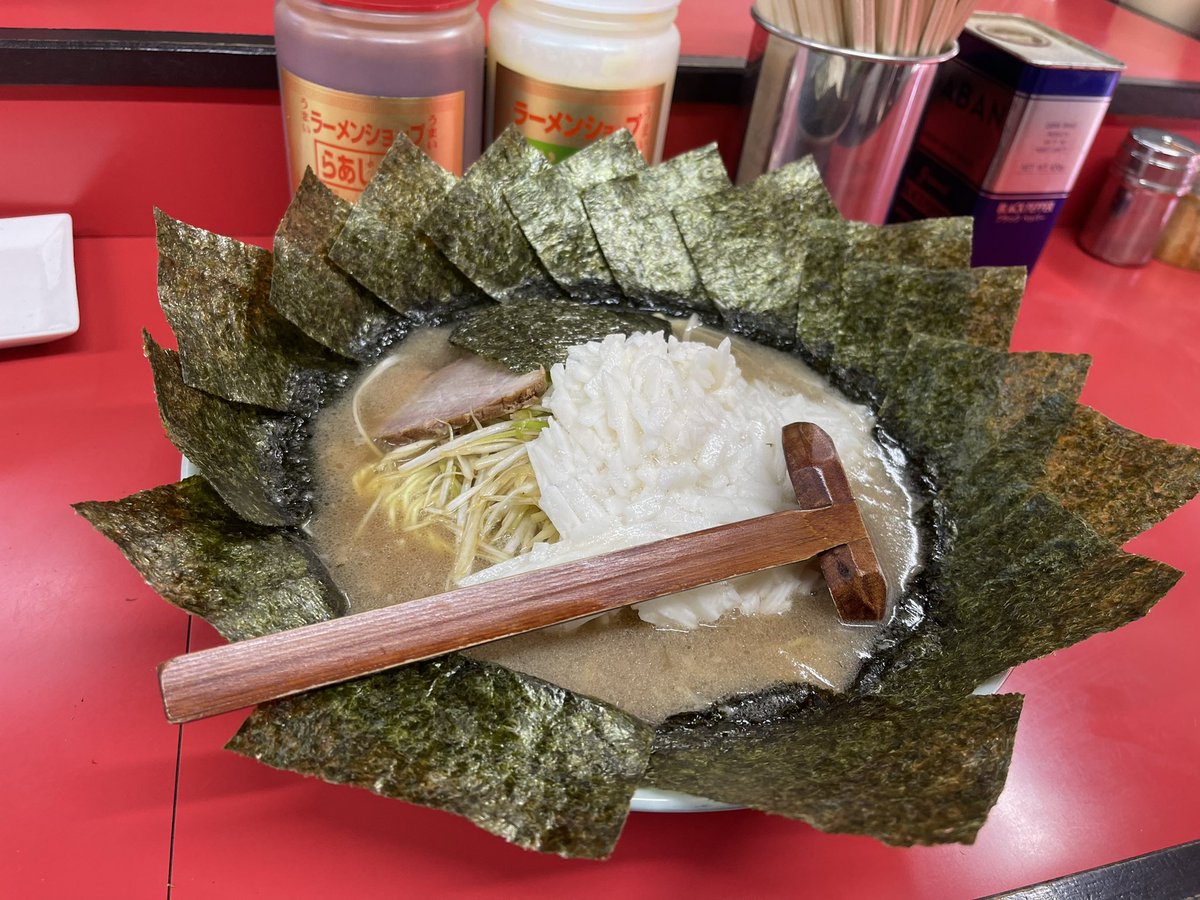 今朝はラーメンショップ横山台店♡
う
ウメぇ━ネギとろメン💋ﾁｭｳ 海苔ダブリュー バリカタ🩵
 #ラーメンショップ横山台店 #朝ラーショ横山台