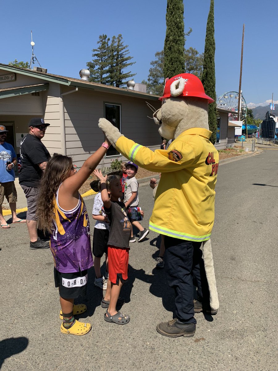 CALFIRE_MEU's tweet photo. #CALFIREMEU Join Captain Cal and his firefighter friends at the Redwood Empire Fair in Ukiah! #preparedness #CaptainCal https://t.co/duiWWKlAIt