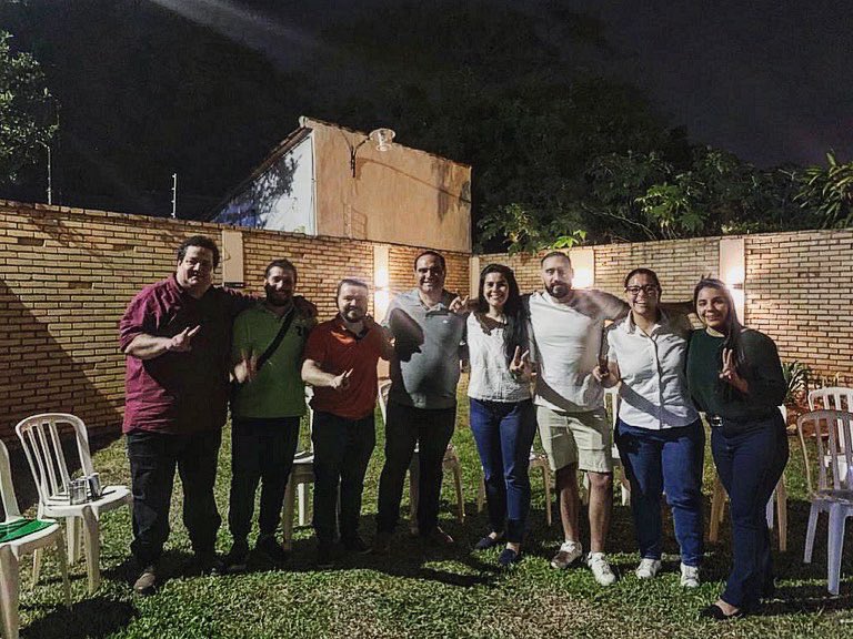 BobadillaGerar's tweet photo. Encuentro de confraternidad con referentes de las promociones 2019 y 2020 de Derecho UNA, quienes se suman y reafirman su apoyo hacia esta gran familia!

¡El compromiso y las ganas de seguir haciendo bien las cosas son el motor principal de este enorme proyecto gremial!
1/2 https://t.co/CvQUUzvsL9