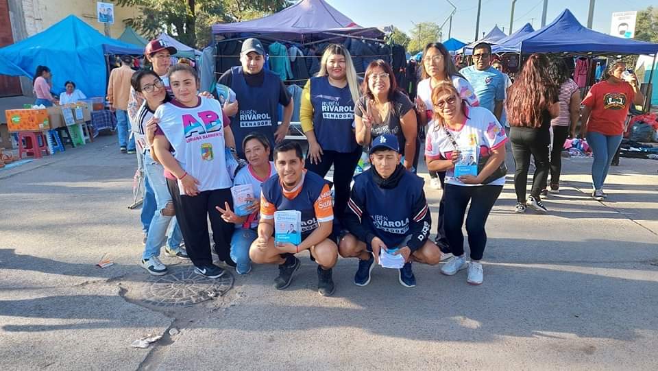 BarrientosAdri's tweet photo. 🏠— Casa por casa, barrio por barrio. ❤️
Este domingo defendamos todo lo logrado. 
Lista 501 A 
@rubarmrivarola #senador
@lalortega92 #dipNac https://t.co/zWtDs0H863