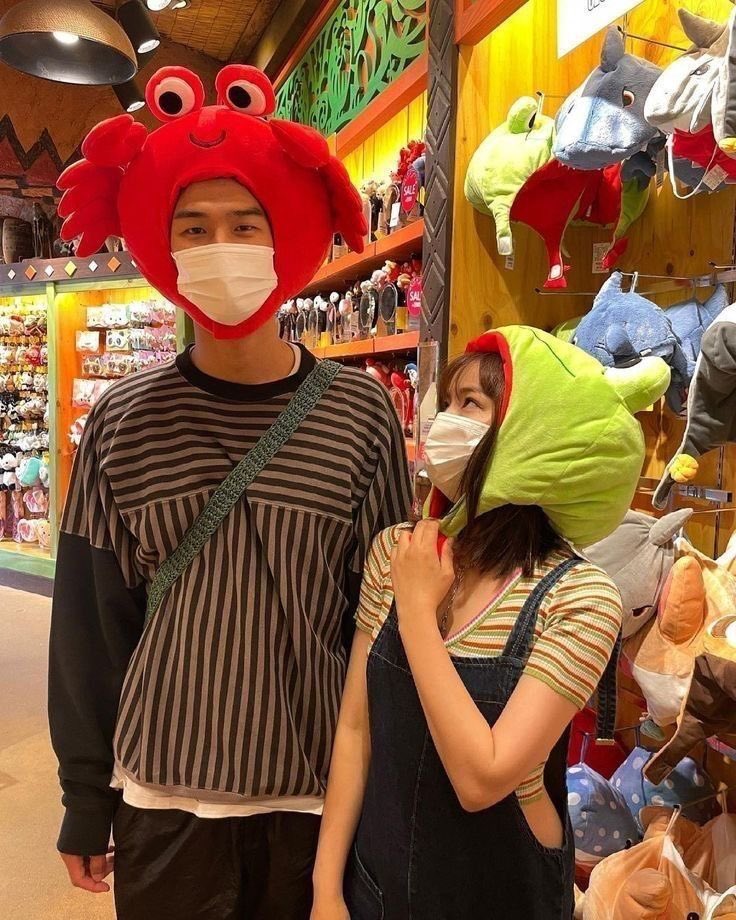 xsunghoonn's tweet photo. eu não escolheria outra pessoa para dividir a vida comigo, onde quer que esteja eu sempre estarei com você 🤍 te amo ji https://t.co/0z0JqAEExs