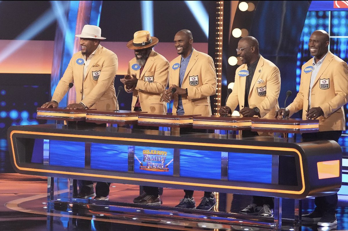 CATCH US TONIGHT at 8pm ET on #celebrityfamilyfeud @familyfeudabc 👌🏿

<a href="/raylewis/">Ray Lewis</a> <a href="/marshallfaulk/">Marshall Faulk</a> @ekla6 <a href="/amonra_stbrown/">Amon-Ra</a>  @trevondiggs @nflpa