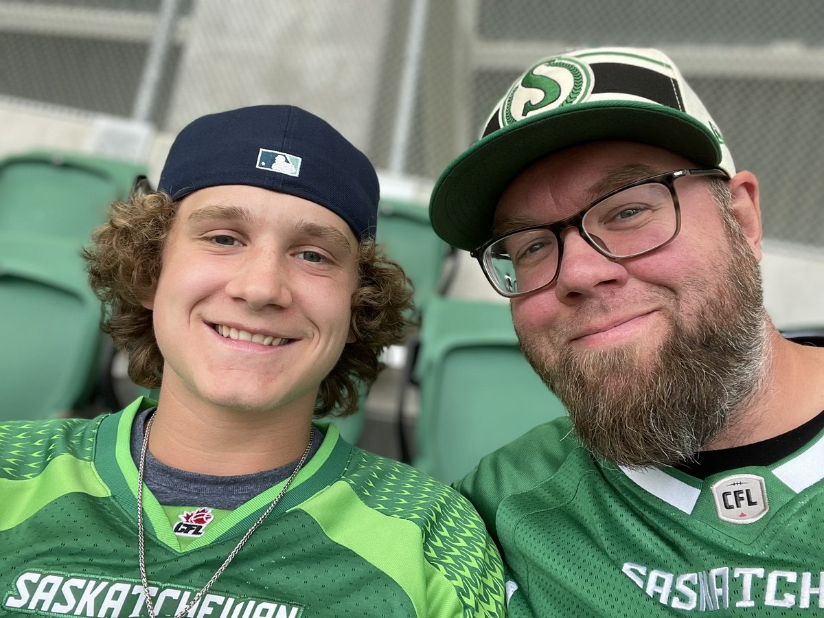 geestwie's tweet photo. Get loud #RiderNation, it’s game day!#RidersLive #section618 #ruffleschipsgiveaway https://t.co/beI1hPT7Da