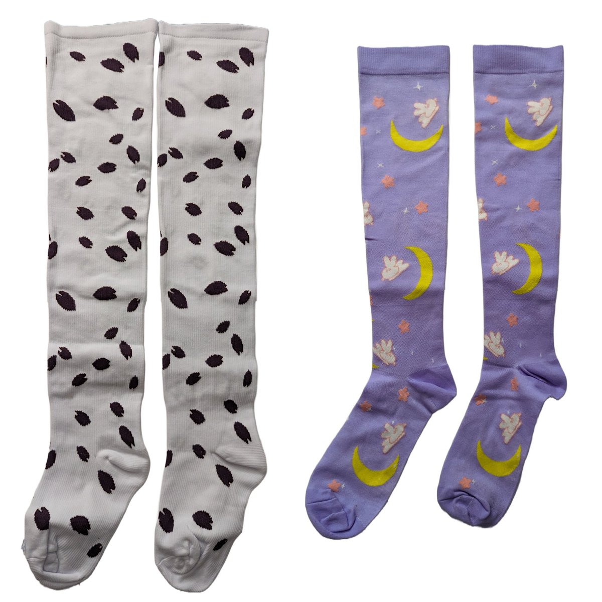 BibiBlossoms's tweet image. It cost 0$ to Repost a Black disabled queer small business! It could lead to my next sale.

I sell pins, stickers, compression gloves, artist gloves, binders, hip braces, wrist braces, compression socks, sports bras, compression leggings &amp;amp; more!

Store details below!