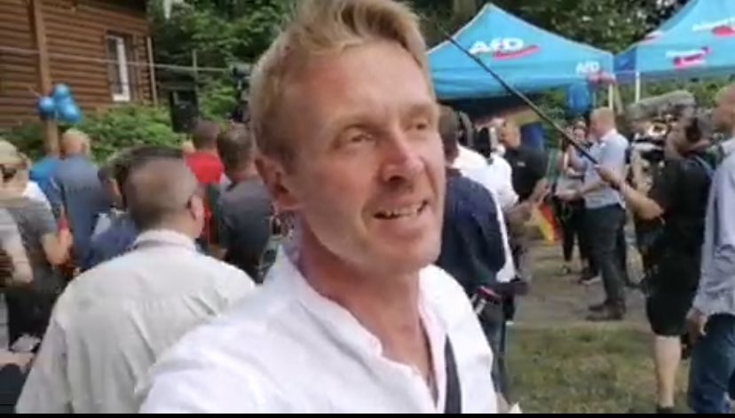 ThomasBe222's tweet photo. @ANimmrich Aber wahrscheinlich brauchen Sie nur einen Vormund wie es AfD-Politiker für Frauen fordern.
Und der Holocaustleugner und Antisemit Nikolai Nerling, bekannt als der "Volkslehrer" war eingeladen auf einer AfD Party.
Gesinnungsgenossen.
https://t.co/XbNiXB4EHs https://t.co/rsH571VDZC