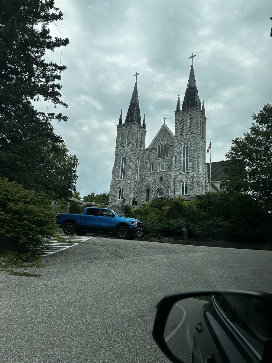 itsjustkevy's tweet photo. Hearing @DamianFollett #OneHumanRace pop up on shuffle on my play list as @BUCCampusMin and I make our way the the @martyrsshrine1 in Midland  seems entirely appropriate. Keep spreading the love Damian

Looking forward to the 730 pm Mass. #Sabbath 
#BlessedRest 
#SummerVacation https://t.co/lMCsLpzd5n