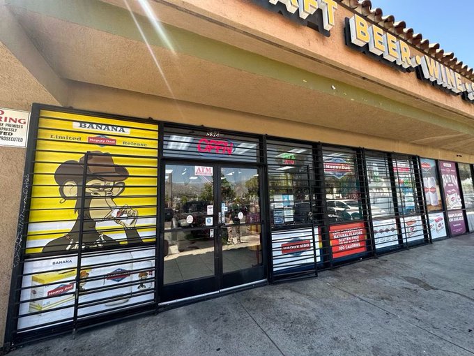 Louie&rsquo;s Liquor in Azusa, CA looking great representing @happydad. 🔥 #BAYC https://t.co/ed8XoCw4kR<a href="/tag/bayc"class="tags"><span>#bayc</span></a>
