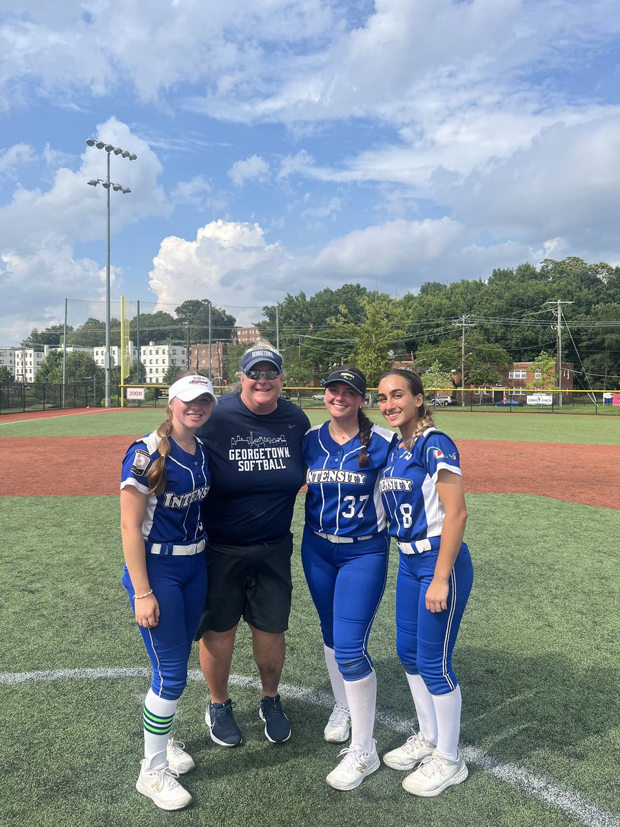 Another great camp with @HoyasCoachPat and <a href="/gabrielaelvina/">Gabriela Elvina</a>!! Always love being back at Georgetown. Thank you to everyone who helped make this weekend so fun, and for all of the tips to make me a better player. HOYA SAXA 💙🐶 <a href="/HoyaSBCamps/">Hoya Softball Camps</a> <a href="/JerseyKod/">Intensity Cerchio</a>