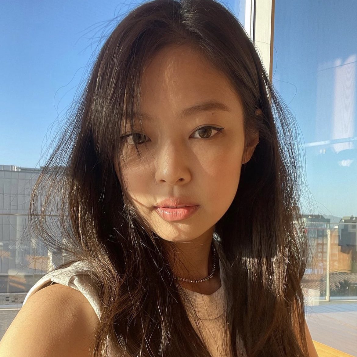 jnklipa's tweet photo. — jennie kim and emilia mernes as each other; a thread https://t.co/uLa0rEJCj5
