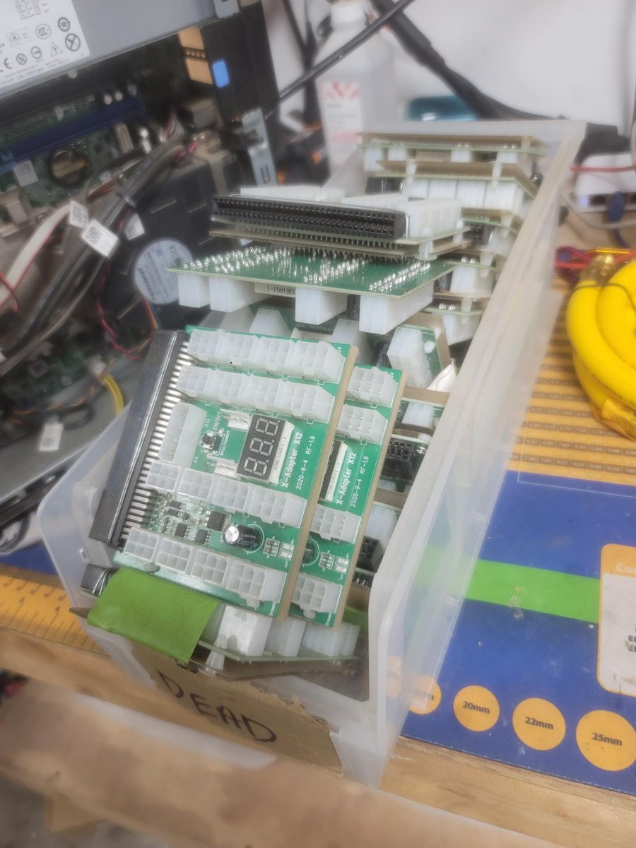 tripflex's tweet photo. @Tian__S @_fshr_ Not true.  PM is straight garbage.  Only batches from like 2 years ago+ are still going strong, anything after then has died within 6 months.  It's not my PSU, or "bad luck" it's just garbage PM boards. https://t.co/6Fa1Rlf3oI