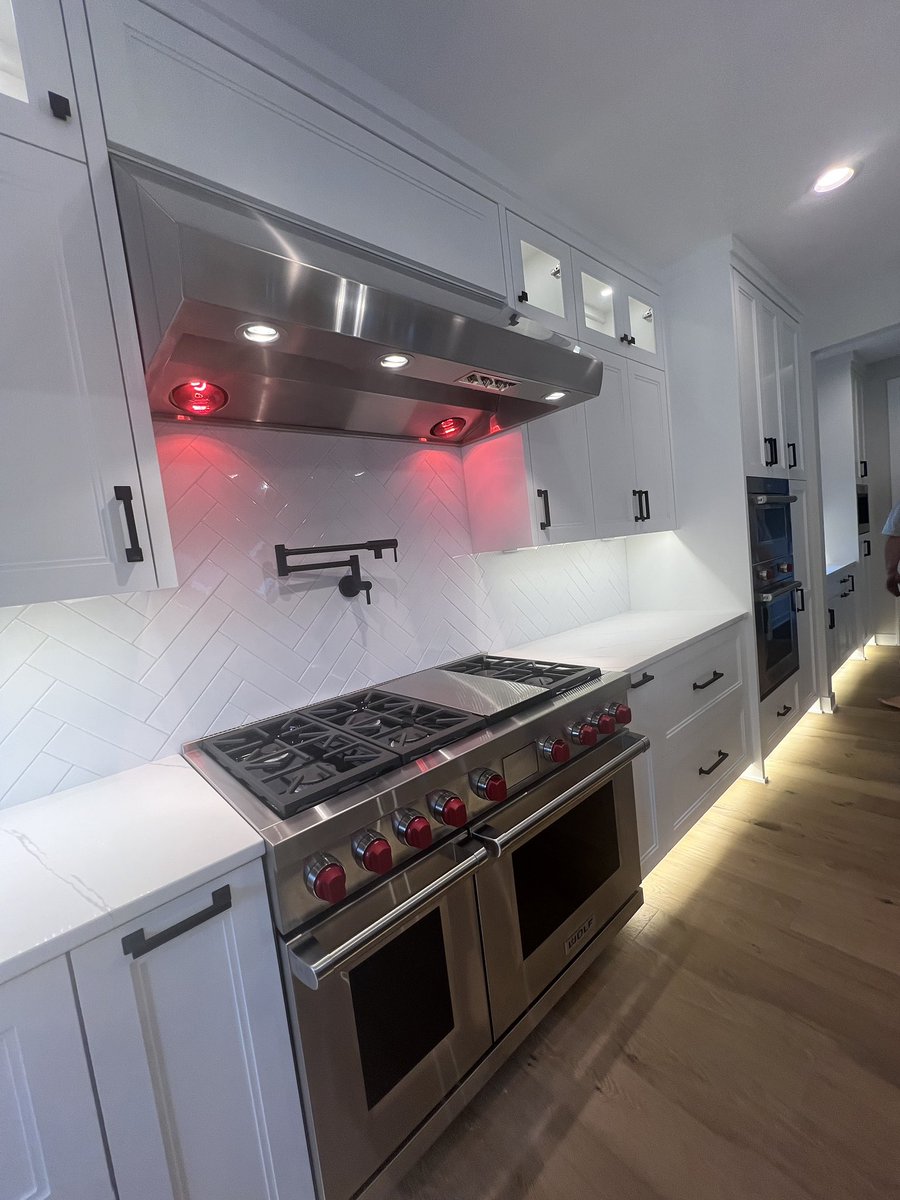 MJLDeb's tweet image. #chefkitchen ready for a family #newhome #Edina #MN #realtor