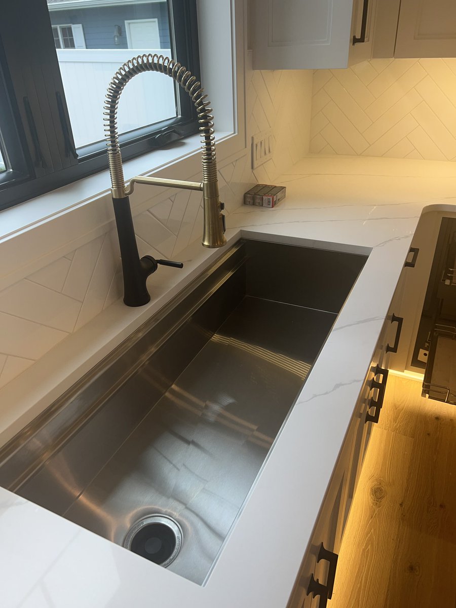 MJLDeb's tweet image. #chefkitchen ready for a family #newhome #Edina #MN #realtor