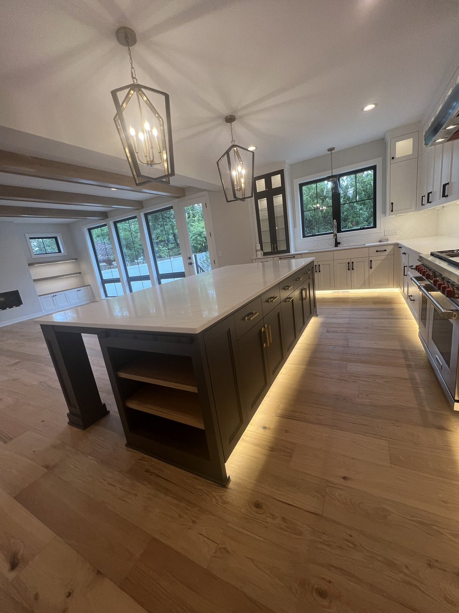 MJLDeb's tweet image. #chefkitchen ready for a family #newhome #Edina #MN #realtor