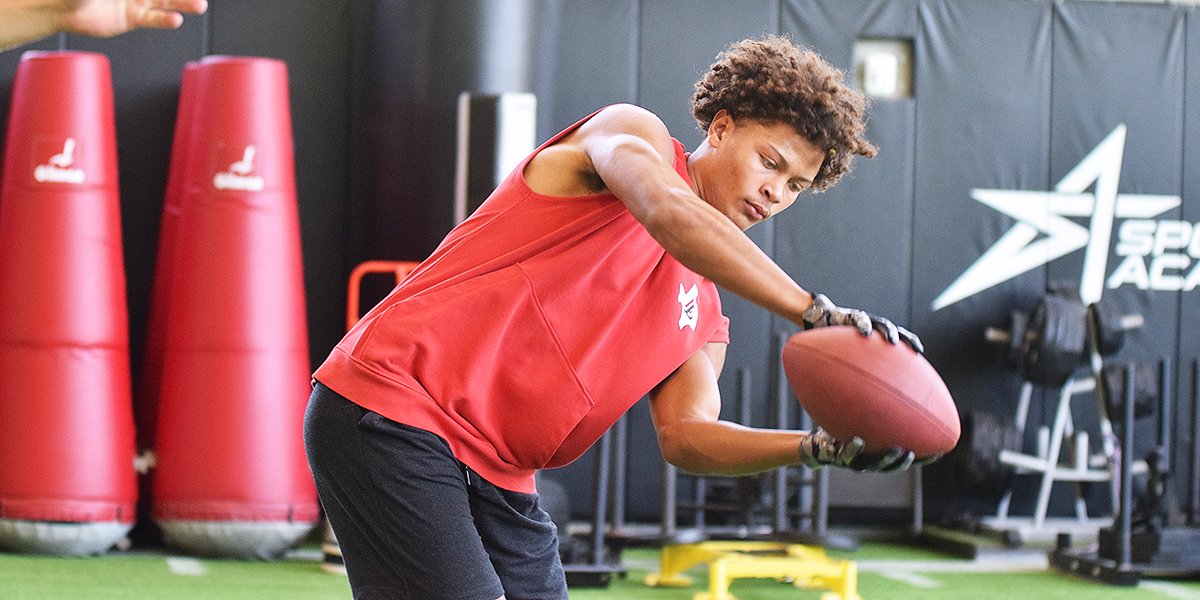 Lovejoy ⭐️⭐️⭐️⭐️ WR Daylan McCutcheon has some of the stickiest hands I have seen. He catches EVERYTHING. 👀 @daylanmccutch11