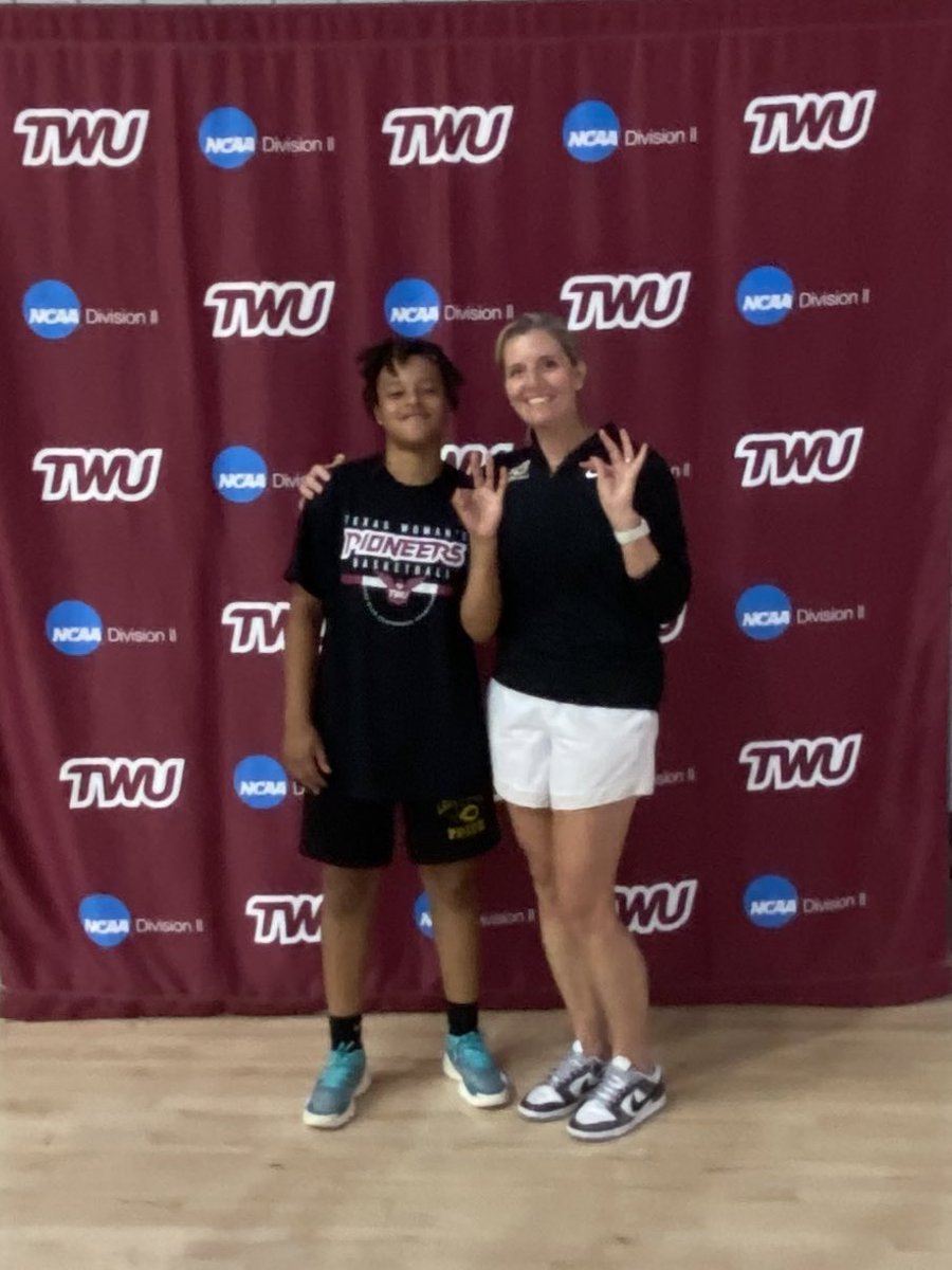 TheayahGui65176's tweet photo. Thank You!!! @CoachBJillson for another great basketball experience, i had great time learning and showing off my skills. #basketball #LadyJags #grind https://t.co/FnnNVkZRwH