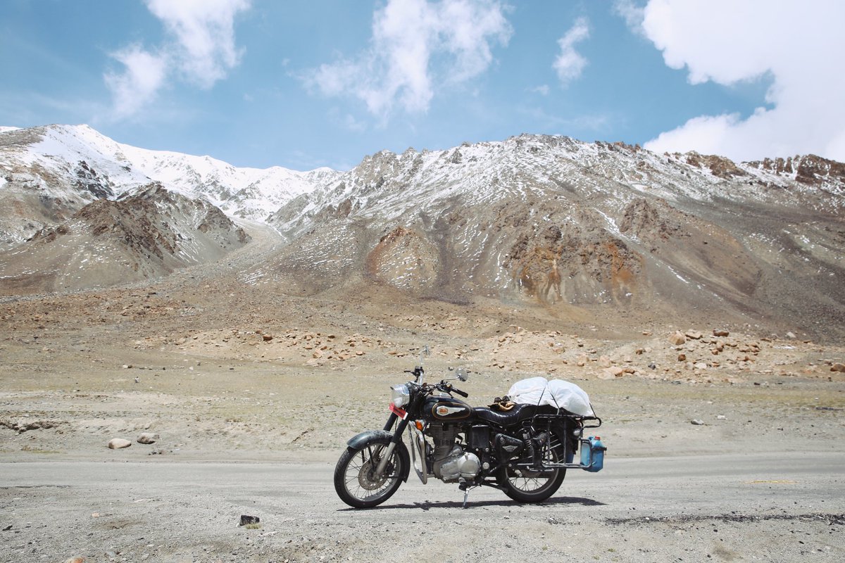 🇮🇳
最近バイク熱高まり

#india #Ladakh #travel #travelphotography #バイク旅 #ロイヤルエンフィールド #royalenfield #インド #ラダック #絶景 #旅 #touringadventure #PangongTso 

2017/Jun.  INDIA Ladakh