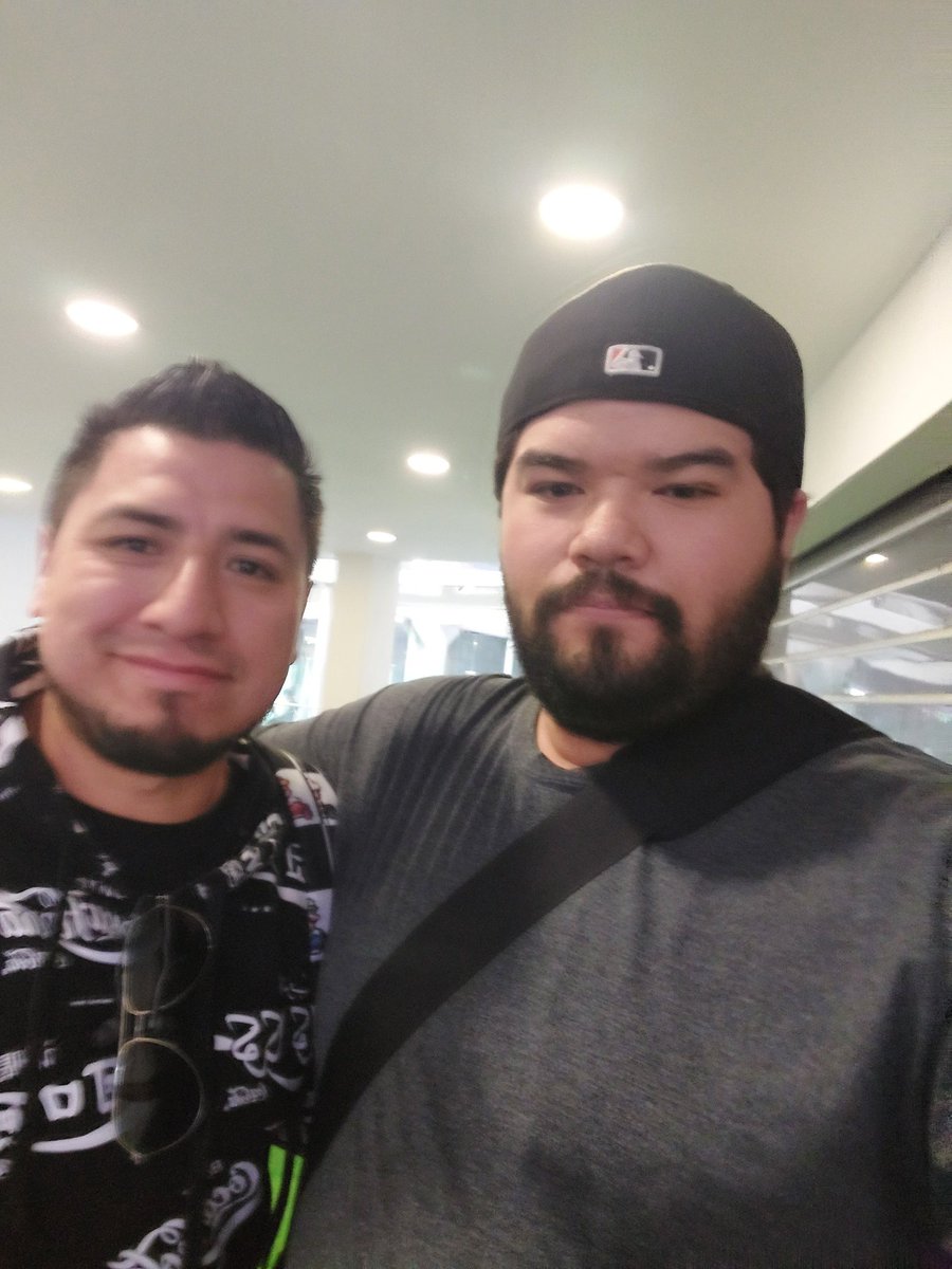 Nomames tope al fedegod de pura casualidad en el aeropuerto fede te amo we <a href="/SoyFedelobo/">El Fedelobo</a>