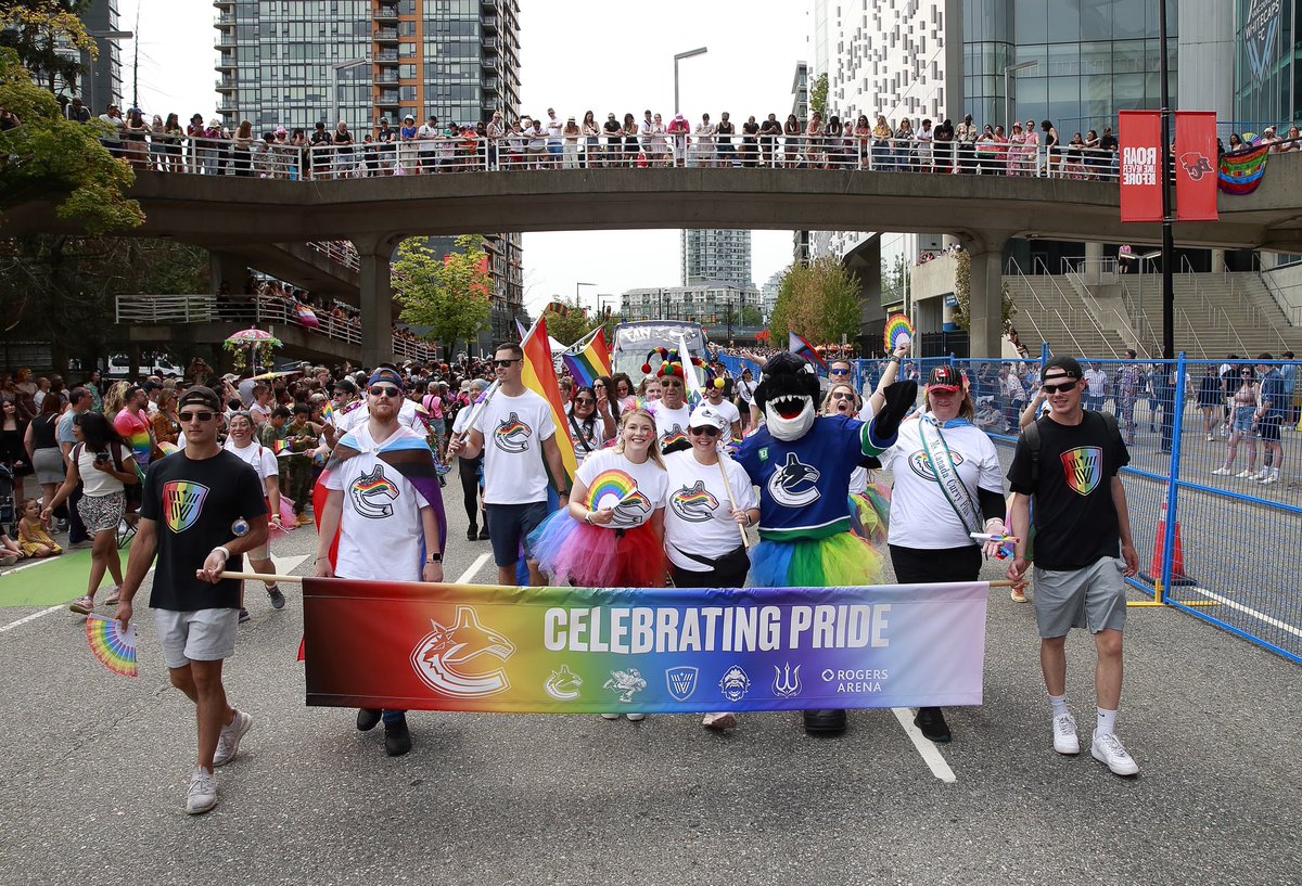 VanWarriors's tweet photo. Jacob Motiuk and Aden Walsh walked the #VanPride Parade in support of the 2SLGBTQIA+ community!

Happy Pride, Vancouver! 🌈 https://t.co/33XJ0DipwI