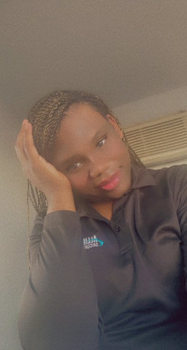 Back when I didn&rsquo;t have to manage a lace front everyday 🤷🏽&zwj;♀️ https://t.co/d2HiXGPNLX
