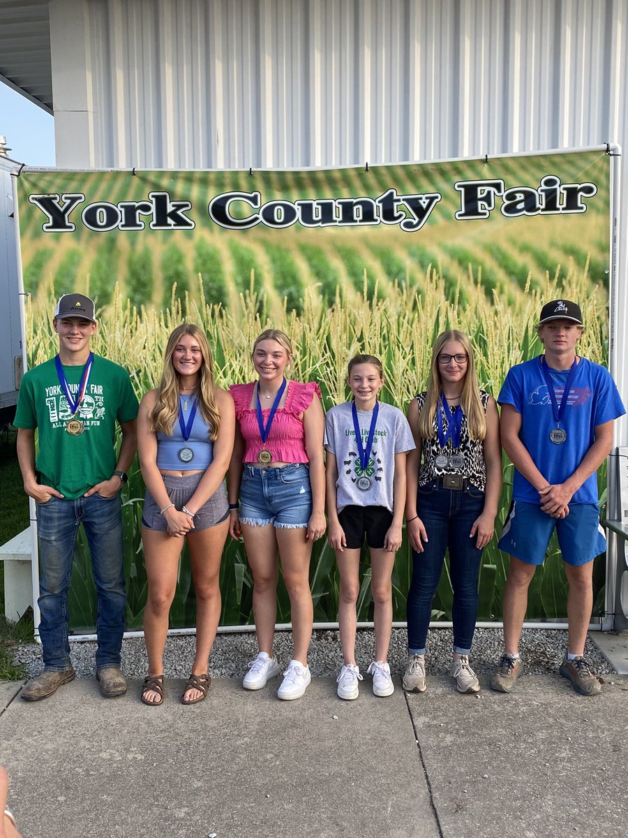 HeartlandFFA's tweet photo. York County Fair is in the books! It was fun to see all the projects and watch the members show! @hcsdogpound https://t.co/2hufewwQDi