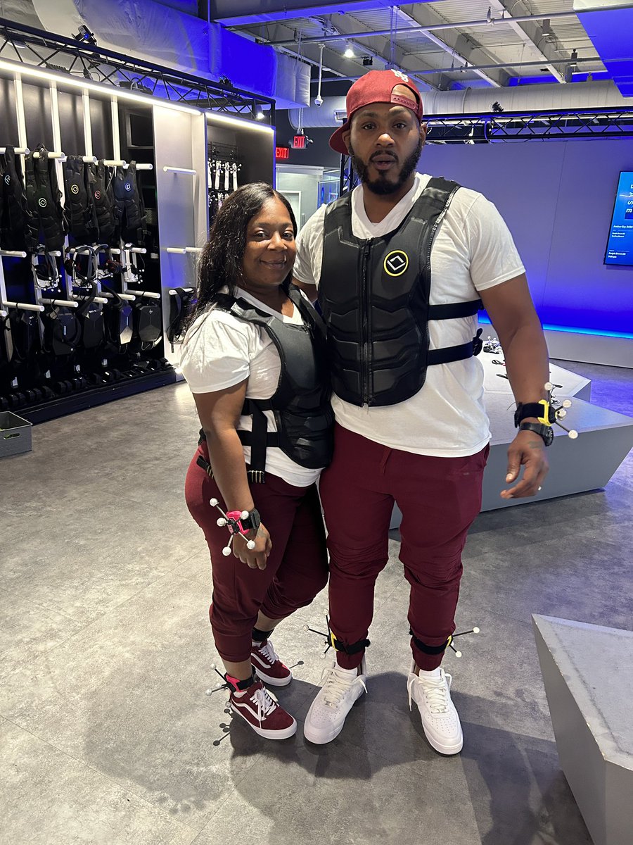 SincerelyMe35's tweet photo. Me &amp; My Husband &amp; our friends be on a mfing adventure everytime we OUTSIDE👌🏾 #sandboxvrnj @SandboxVR https://t.co/s0ohh5bZT8