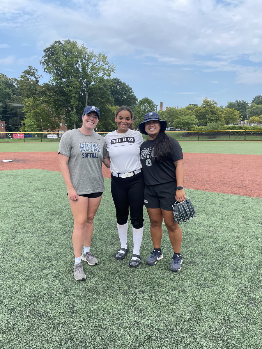 I had such a great weekend with <a href="/HoyaSoftball/">Georgetown Softball</a> and learned so much. Thanks to all the coaches and players who helped me get better this weekend. <a href="/HoyaSBCamps/">Hoya Softball Camps</a> @HoyasCoachPat <a href="/gabrielaelvina/">Gabriela Elvina</a>