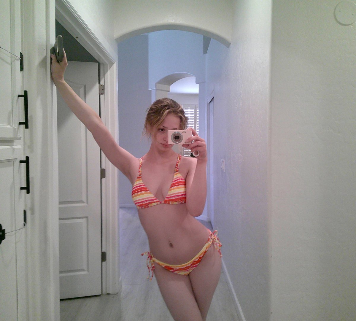 Goddessrockyy's tweet image. The main character of your story