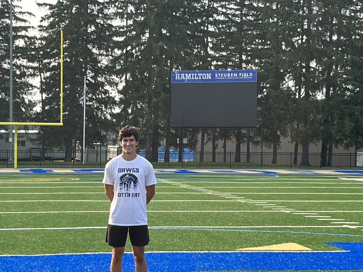 Amazing time @HamCollFootball. Big thanks to @Coach_Swingle for the 1 on 1 visit. Great learning about what Hamilton has to offer. @HuskieFB @Coach_Arthurs90 @CoachBigPete @PrepRedzoneIL @EDGYTIM