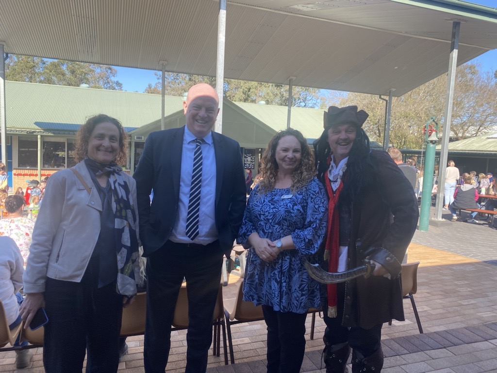 LeanneNixon's tweet photo. Student and Parent Experience ED Sharon Gudu stopped by Freemans Reach Public School’s #EDWeek23 celebrations. Great to see some colourful costumes on display as part of a special Education Week Book Parade! https://t.co/LJpCVGCDJT