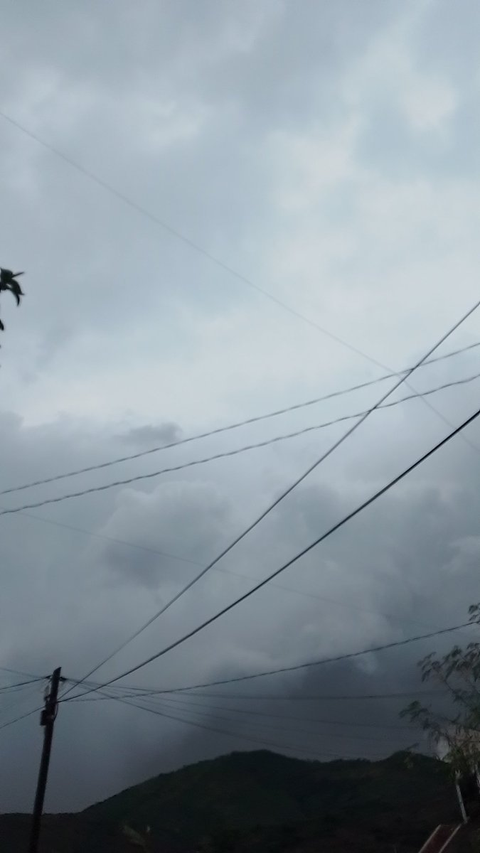 LuHermosa21's tweet photo. @MeteoJalMX ⛈️🌩️ hermoso panorama ⛈️⛈️❤️ https://t.co/HKRNtw1UVG
