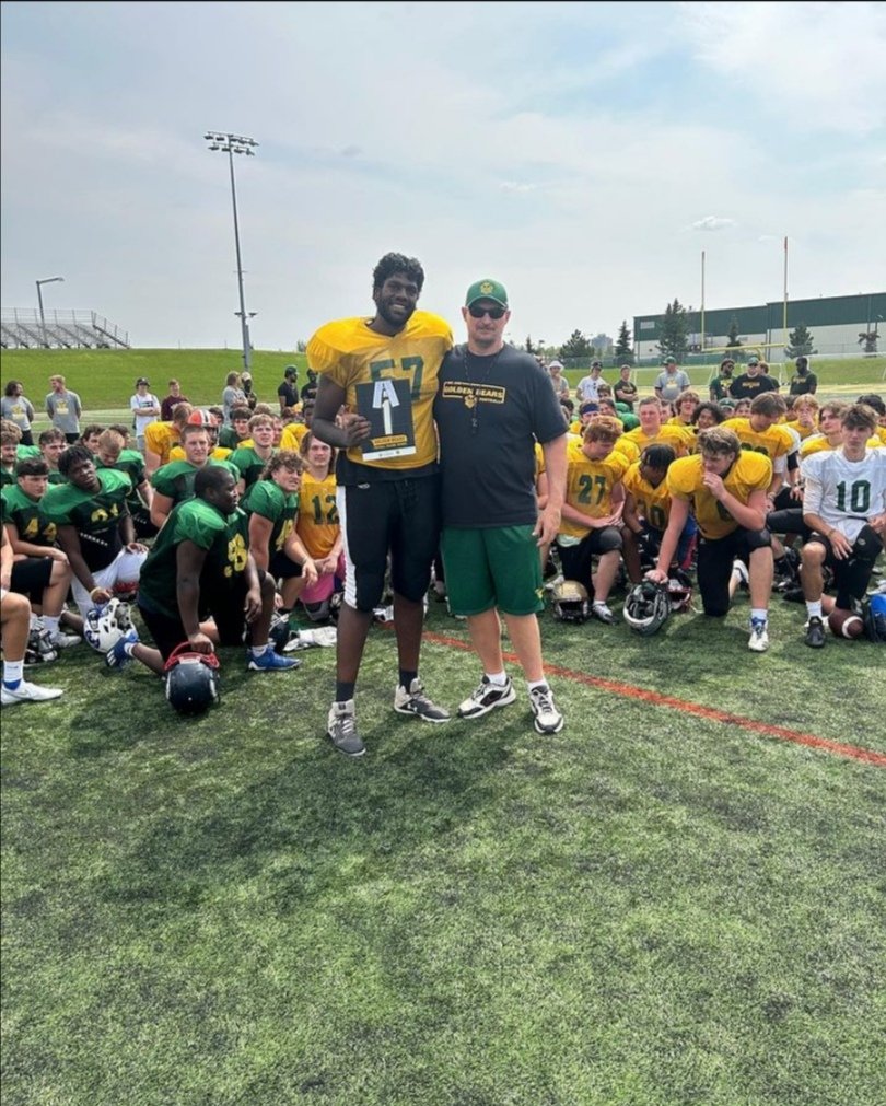 Had a great time this past week at the <a href="/UABearsFootball/">University of Alberta Football</a> Elite Highschool Camp and am also blessed to have recieved my first <a href="/USPORTSca/">U SPORTS</a>  offer at the end of the camp! I would like to thank @UACoachMorris and the rest of the Golden Bears staff for making this camp possible!#GoBears