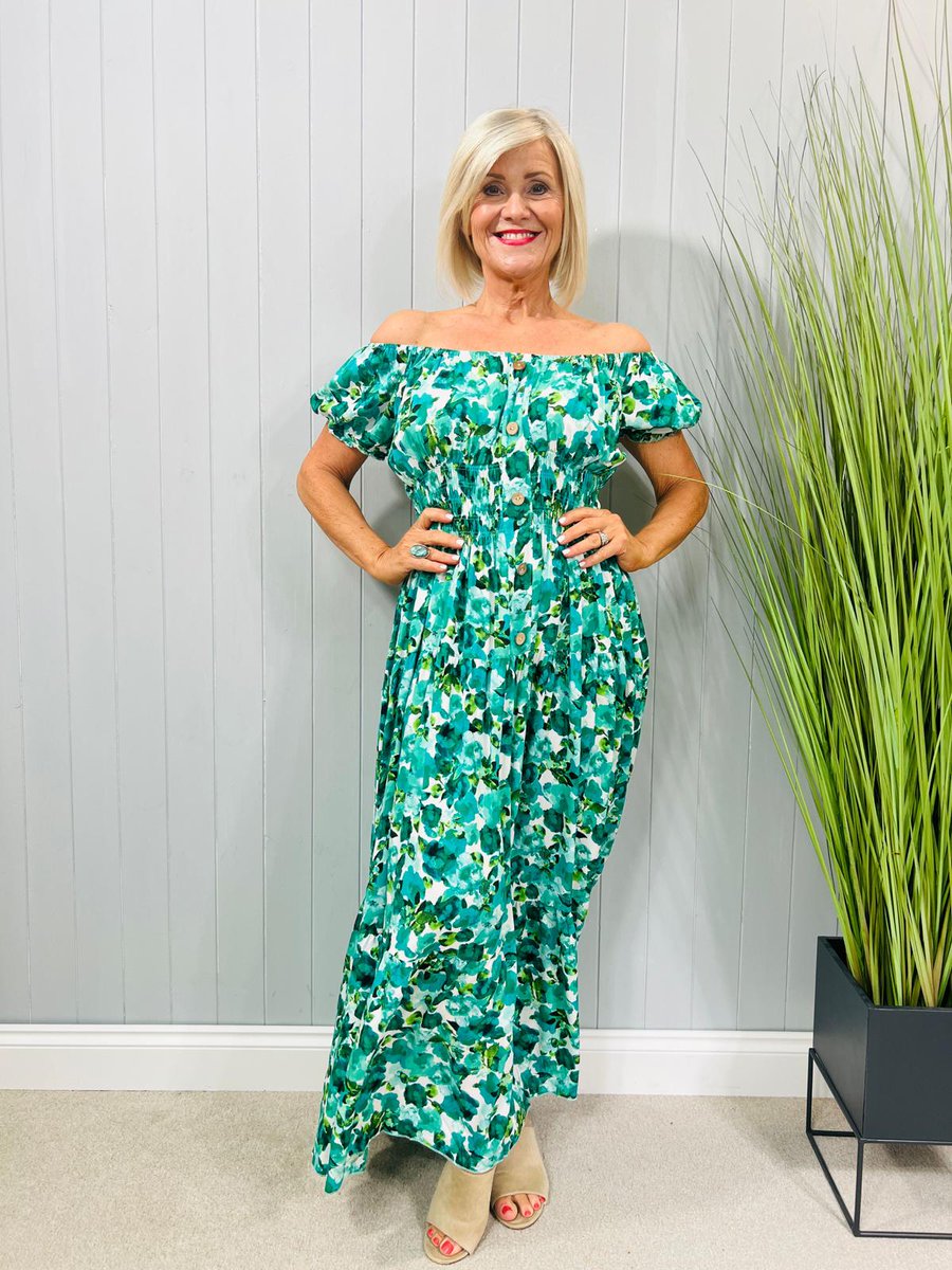 ShopGooseIsland's tweet photo. Our gorgeous new Reese dress! https://t.co/raWoEIOR6O