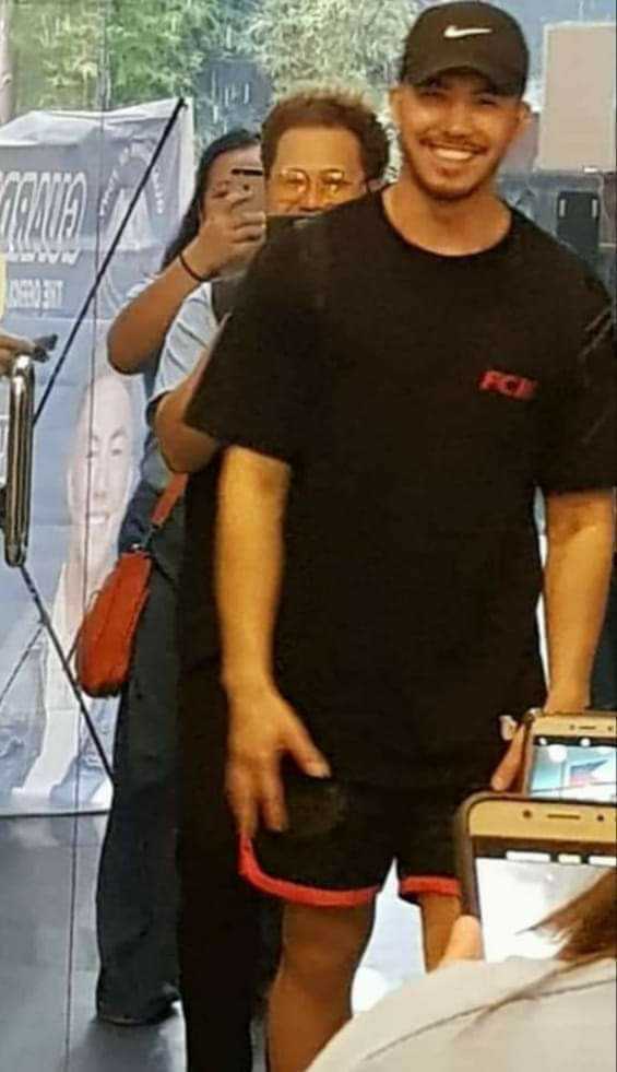 litocinco3's tweet photo. Today is the perfect day to tell you that you’re a wonderful Person, Talented and Charming.
Happy Birthday to my one and only Tonyo 
@tonythesharky
 🎉🎂🎈 💕”
SEE YOU THIS SUNDAY
"CELEBRATION "
@SharkiesOFC
#celebration
#celebrity
@Everyone 
@Highlights 
❤❤❤ https://t.co/8CFXE7e7L5