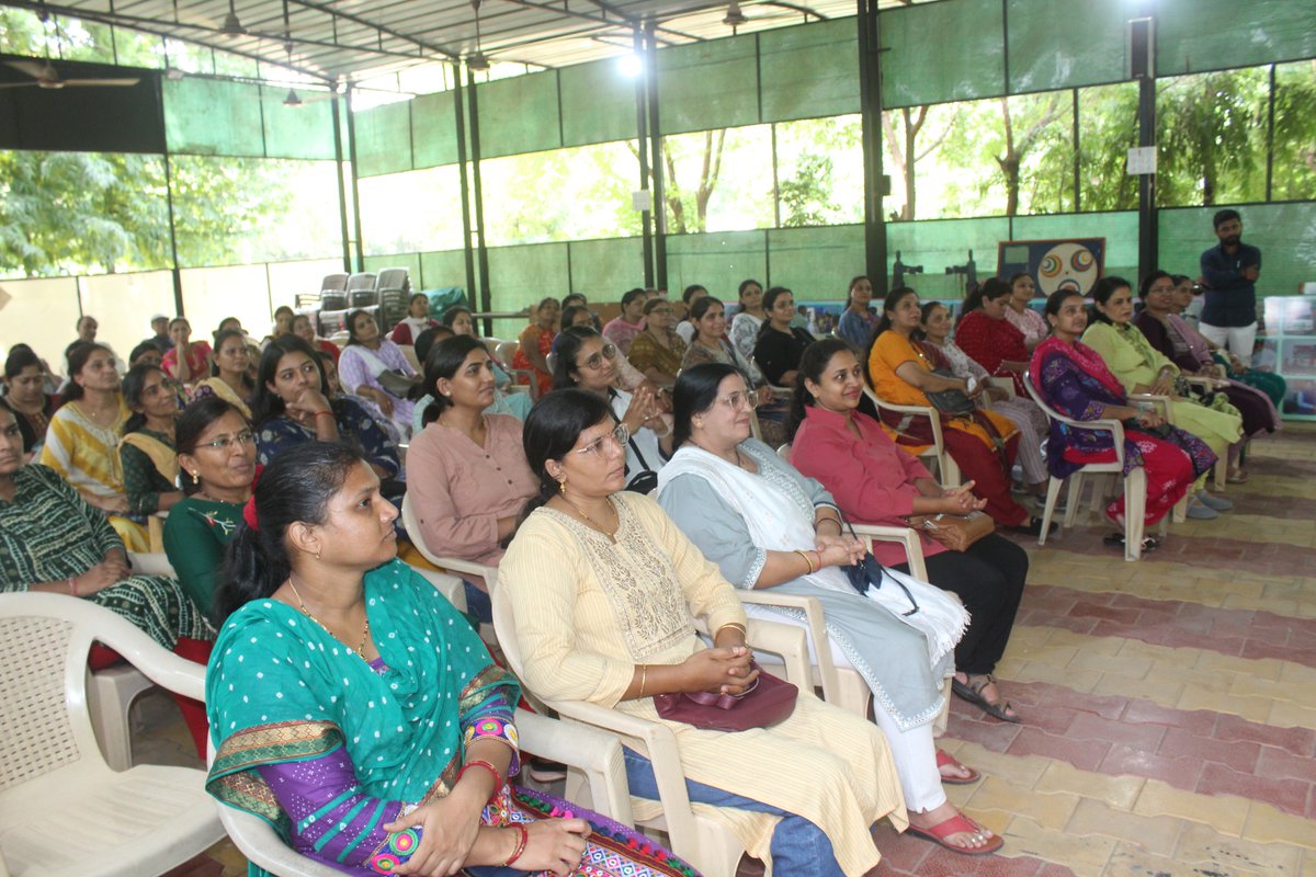 NisargCSC's tweet photo. #WomenScienceClub was inaugurated by Hon'ble MLA shri @iRitaPatel Now different scientific programme will be organized for women 
#WomenEmpowerment #WomensHealth #womenscience 
@PMOIndia @CMOGuj @IndiaDST @dstGujarat @InfoGujcost @vnehra @narottamsahoo @Punam_Bhargava @pavitshah https://t.co/CnjstDSbCM
