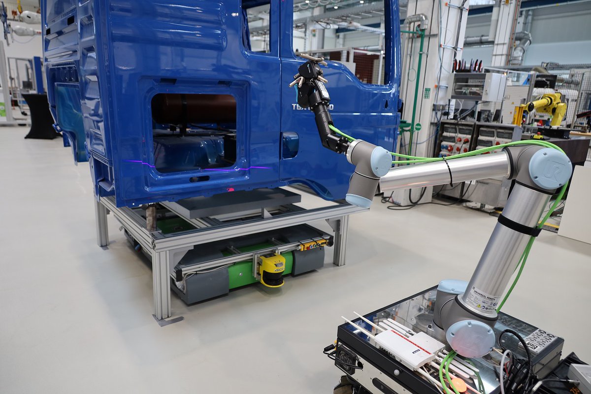 Leica レーザートラッカーAS1に新たなモデルAS-1  XLが登場しました。4倍に拡張されたスキャンライン幅と、最大5倍の深さ方向測定能力で、スキャン時間の大幅削減・従来取れない箇所の測定も実現します！自動化も対応します！  https://t.co/U2VIpz5mUa #TTS #測定機 #3D ...