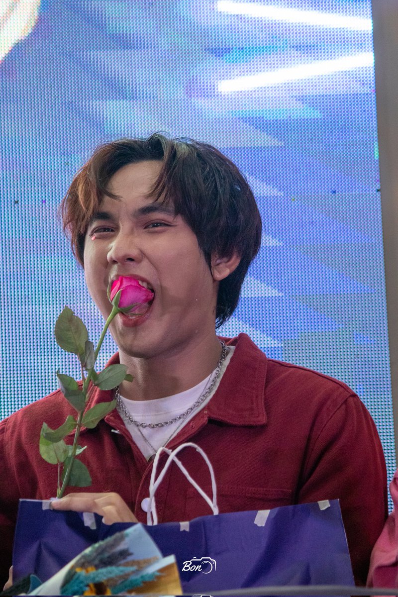 for_LeeJihoon's tweet photo. [072323] ECLIPSE RAVE at Ppop Fiesta Tour, Robinsons Gen. Trias Cavite

~ bakit mo naman balak kainin yung flower hahahah

ECLIPSE ILLUMINATES CAVITE
#EclipsePHxPPOPFiestaTour
#PPOPFiestaTourGenTrias 
#EclipseRAVE @eclipse_ravee https://t.co/fTORqpvRwg